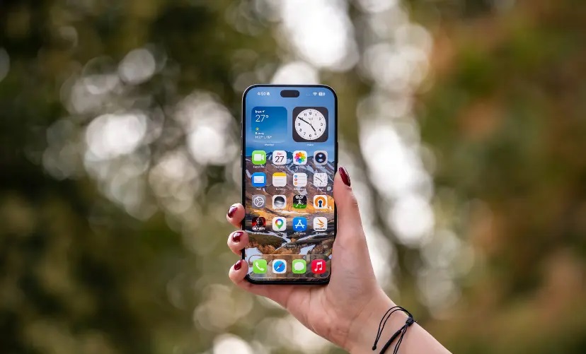 سیستم‌عامل iOS آیفون برای نخستین بار روی گوشی‌های اندرویدی اجرا شد!